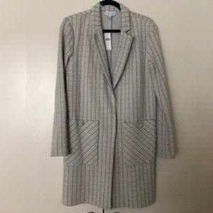 Harlyn black and white coat.